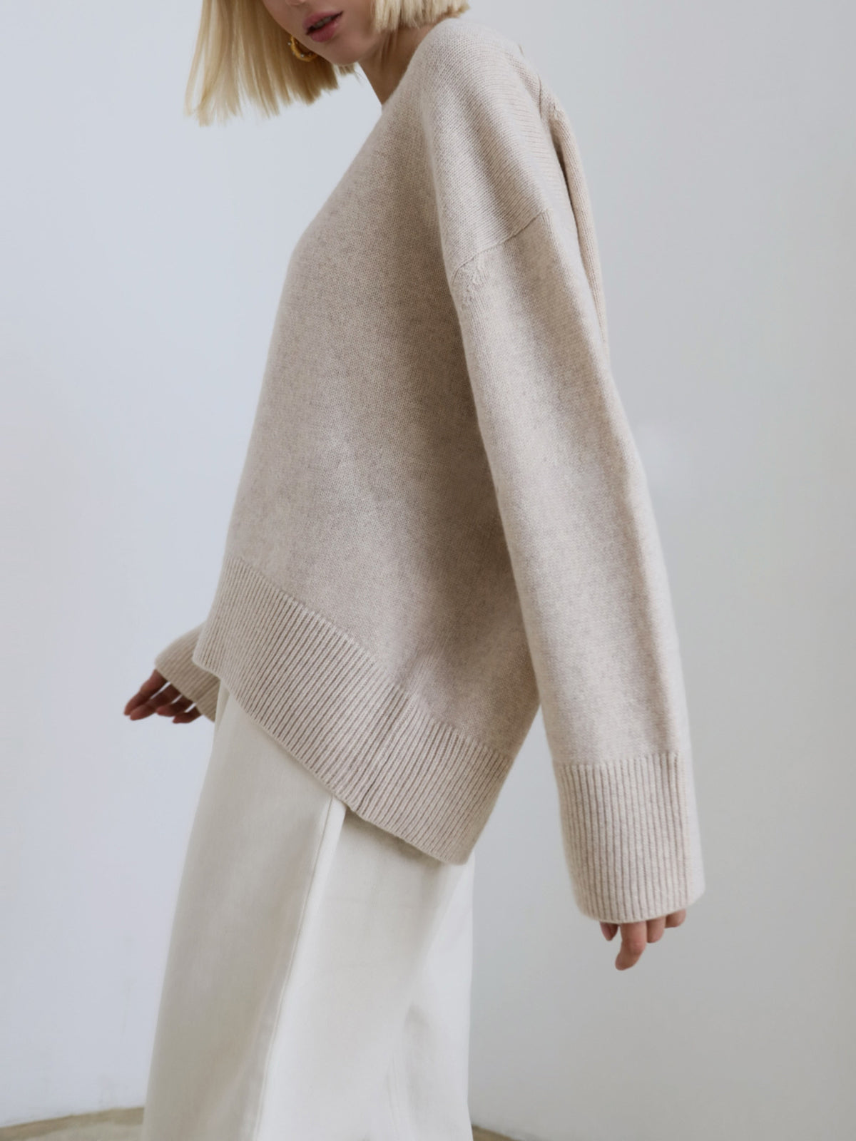 Sweter oversize z szerokimi rękawami