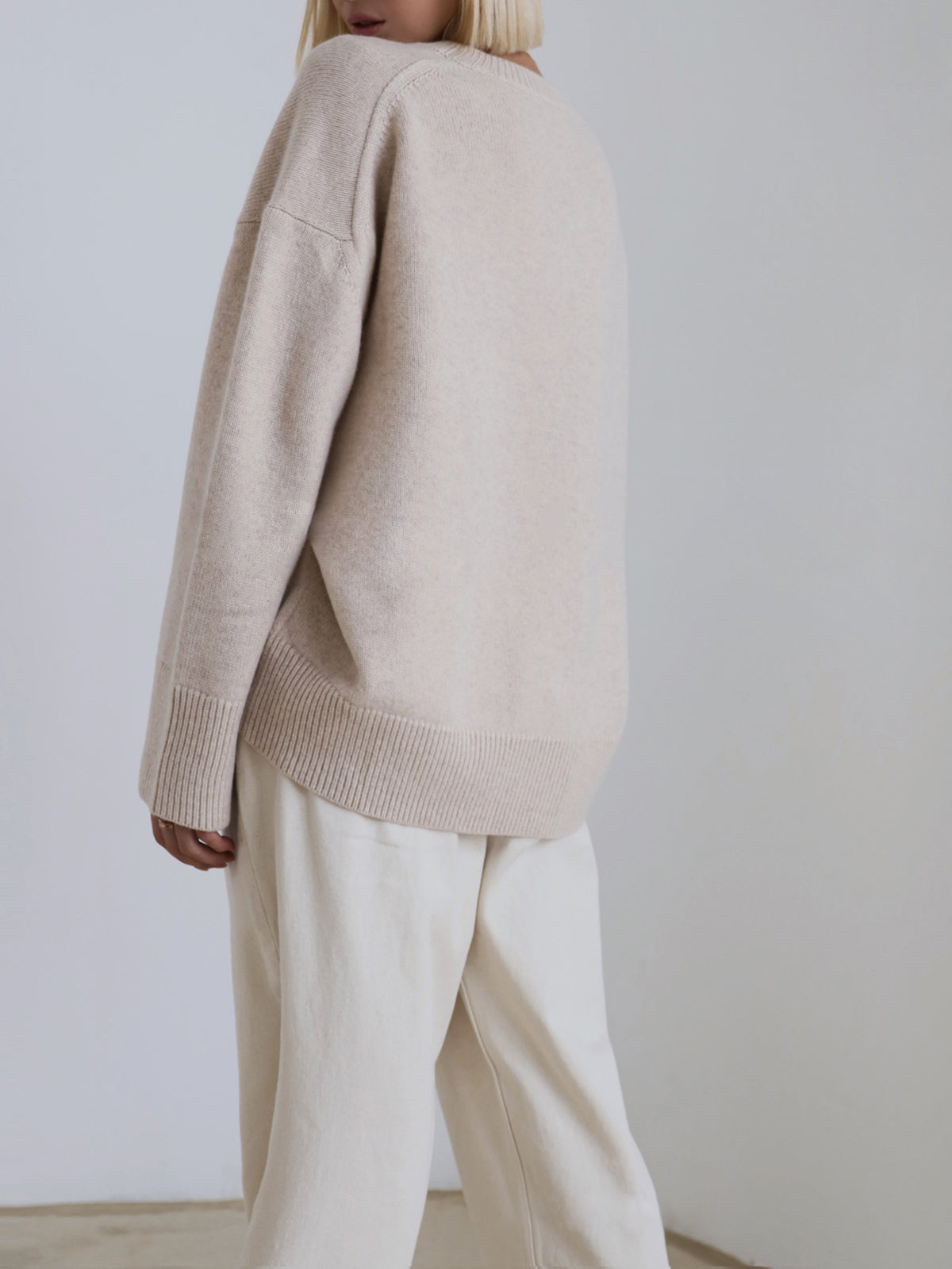 Sweter oversize z szerokimi rękawami