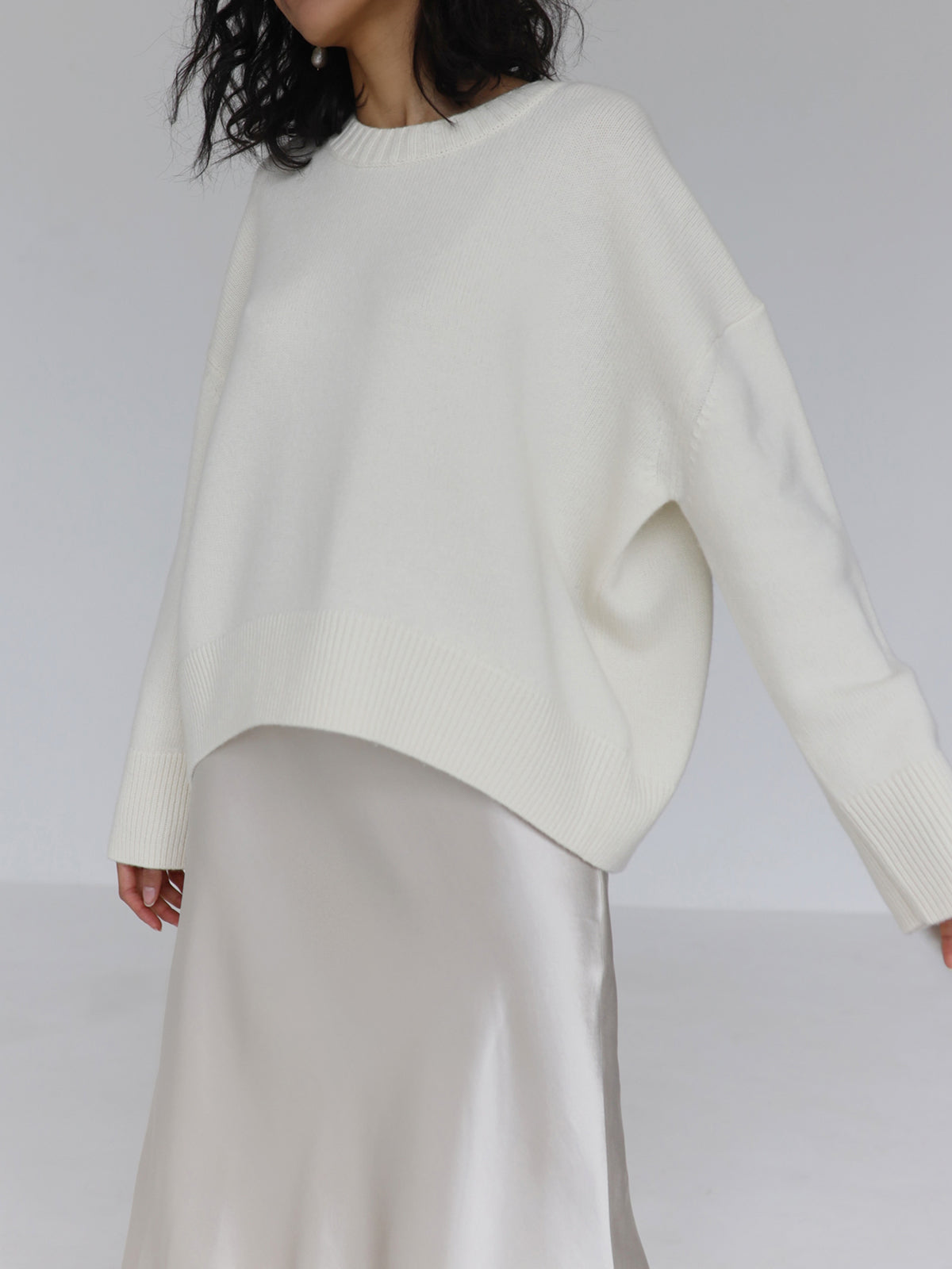 Sweter oversize z szerokimi rękawami