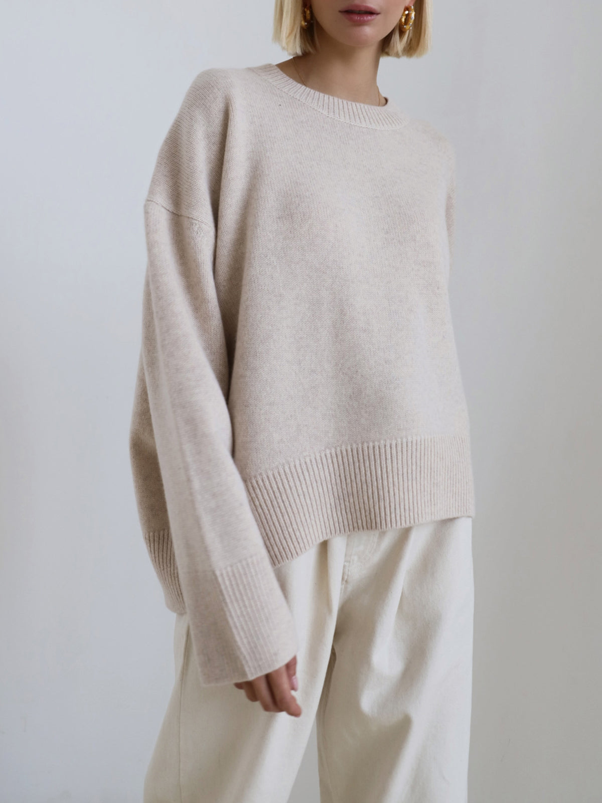Sweter oversize z szerokimi rękawami