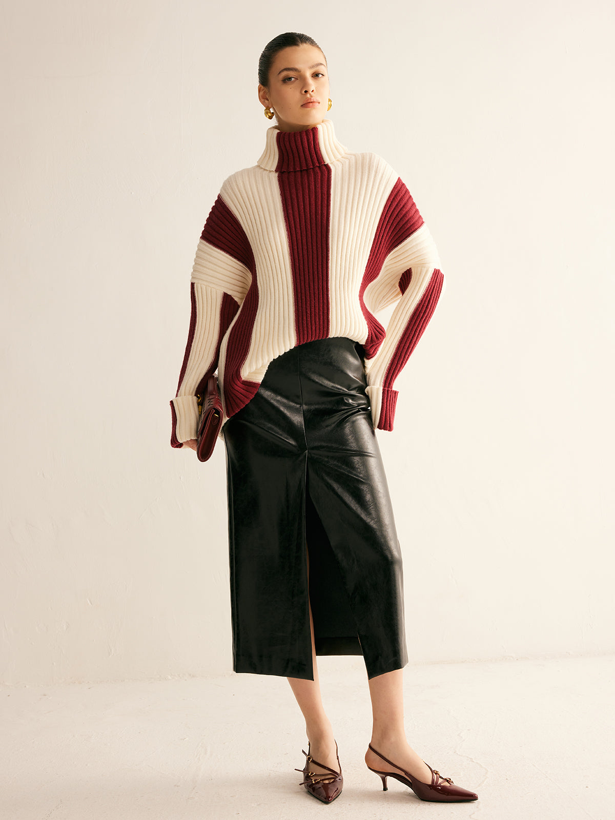 Sweter oversize z prążkowanym golfem