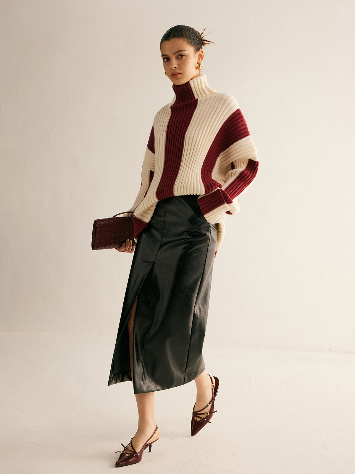 Sweter oversize z prążkowanym golfem