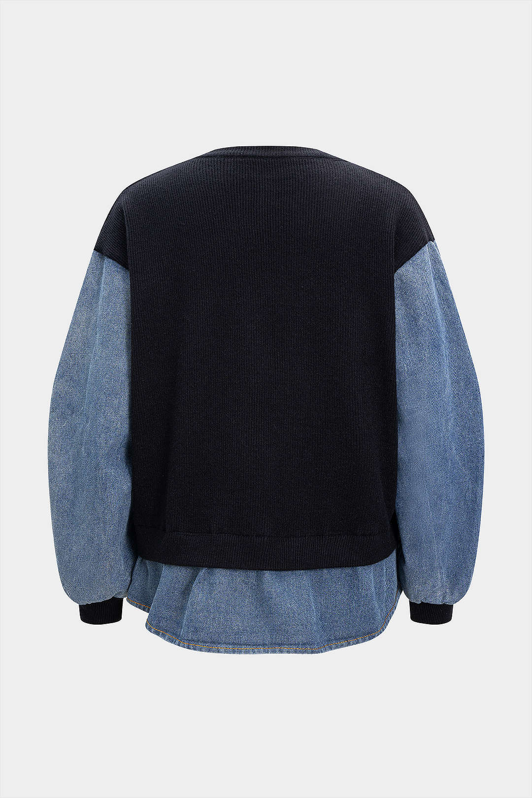 Sweter oversize z kontrastowymi rękawami