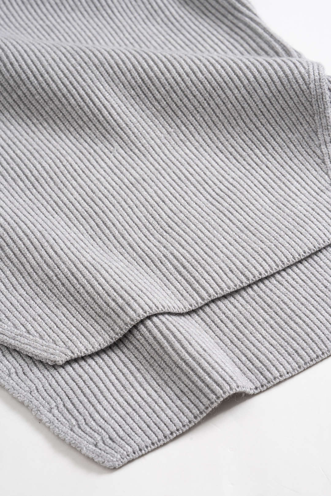 Sweter z dekoltem off shoulder