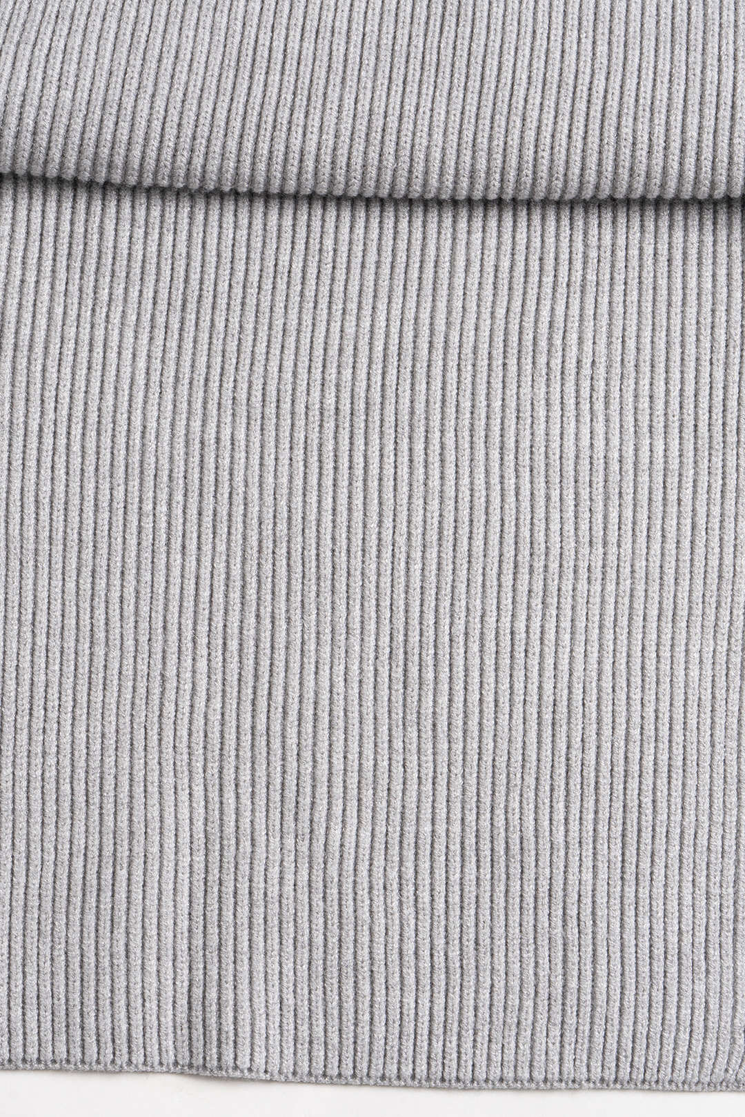 Sweter z dekoltem off shoulder