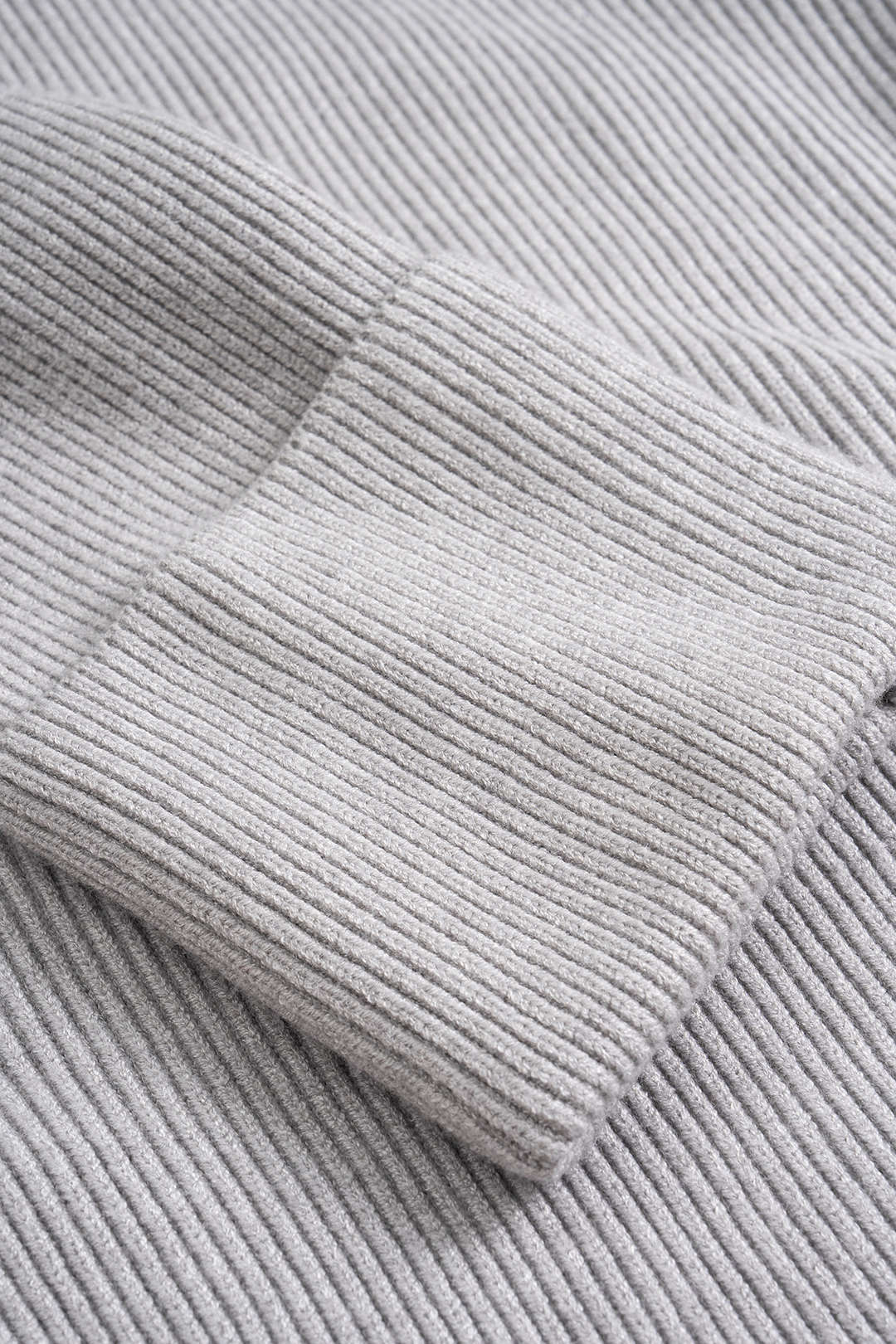 Sweter z dekoltem off shoulder