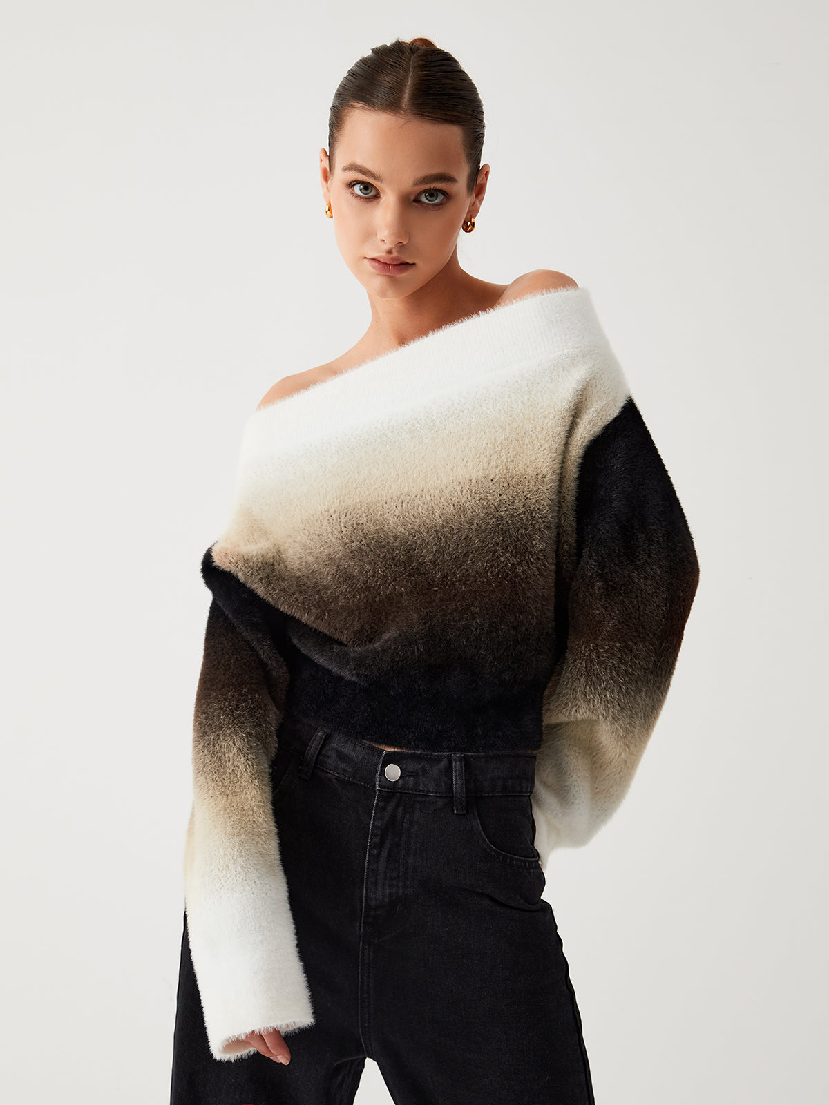Sweter z efektem ombre i odkrytymi ramionami