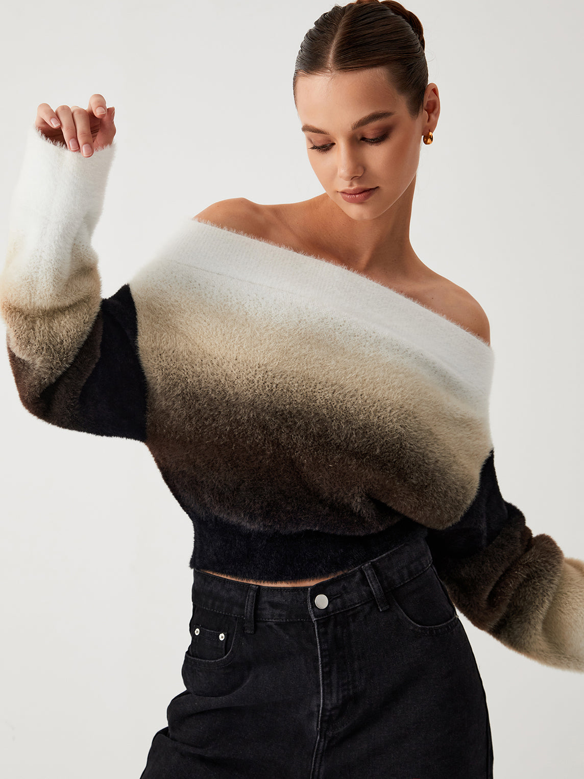 Sweter z efektem ombre i odkrytymi ramionami