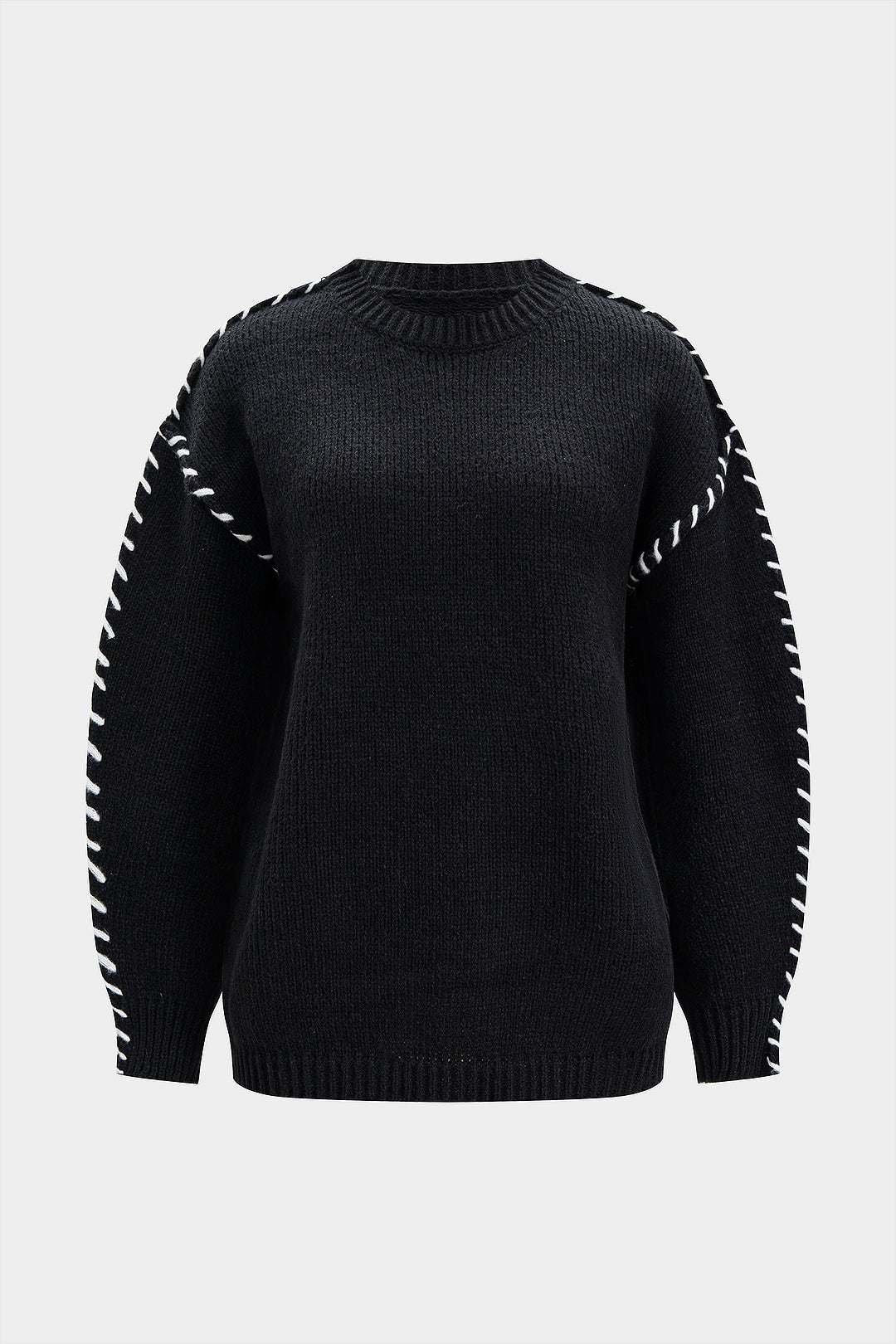 Luźny sweter z kontrastowymi przeszyciami na rękawach