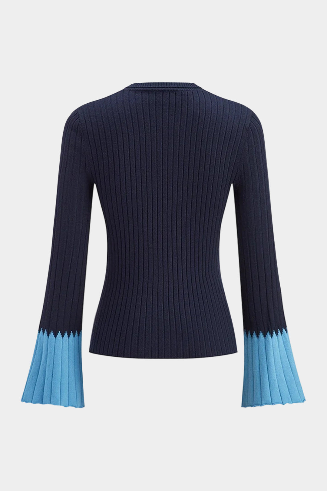 Sweter dopasowany z rozszerzanymi rękawami i prążkowaniem