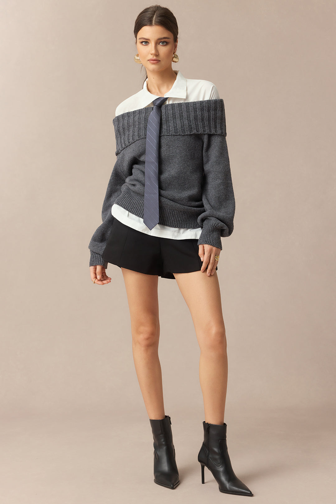 Sweter off-shoulder z wiązaniem