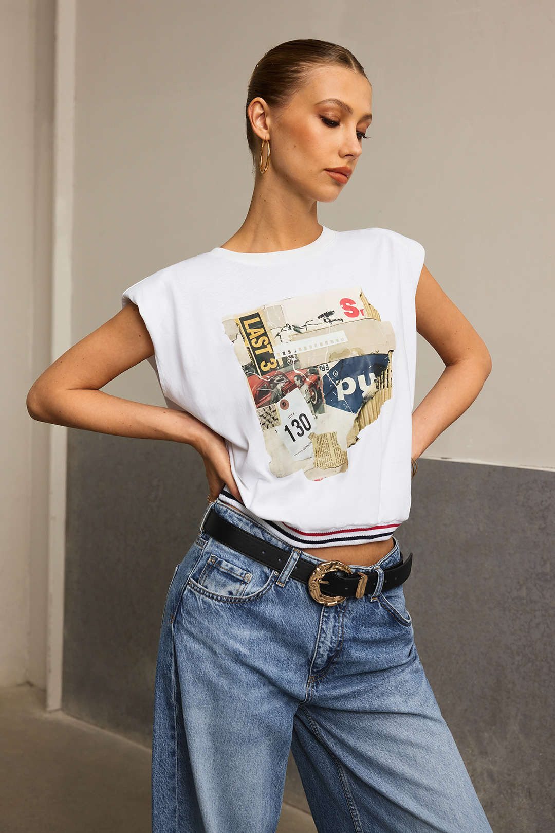 Casualowy top z nadrukiem i szerokimi ramionami