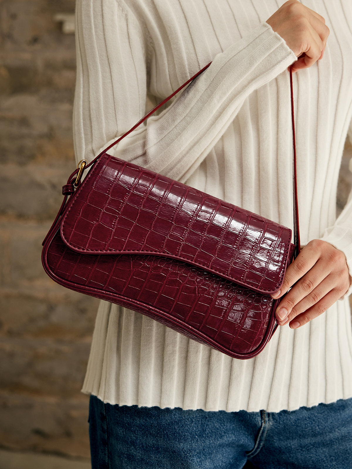 Torebka na ramię z tłoczeniem krokodyla