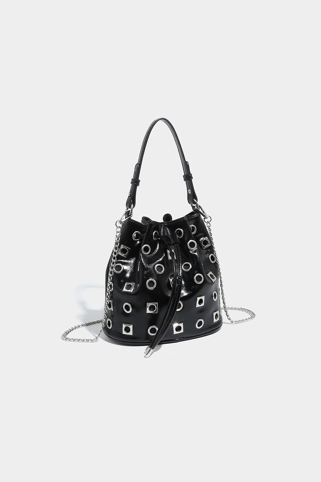 Torebka worek z metalowymi oczkami i łańcuszkiem